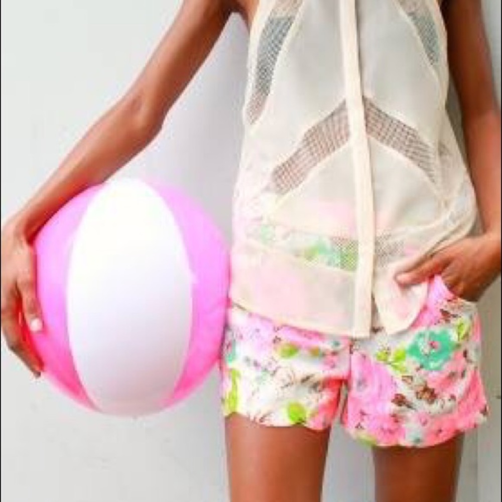 Floral Scalloped Short